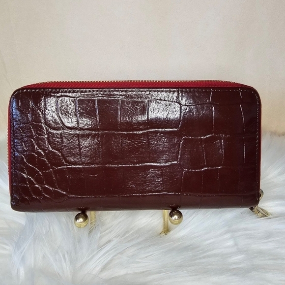 💜🔹️MCM 🔹️LONG CONTINENTAL zip around purple croc WALLET - Picture 3 of 12